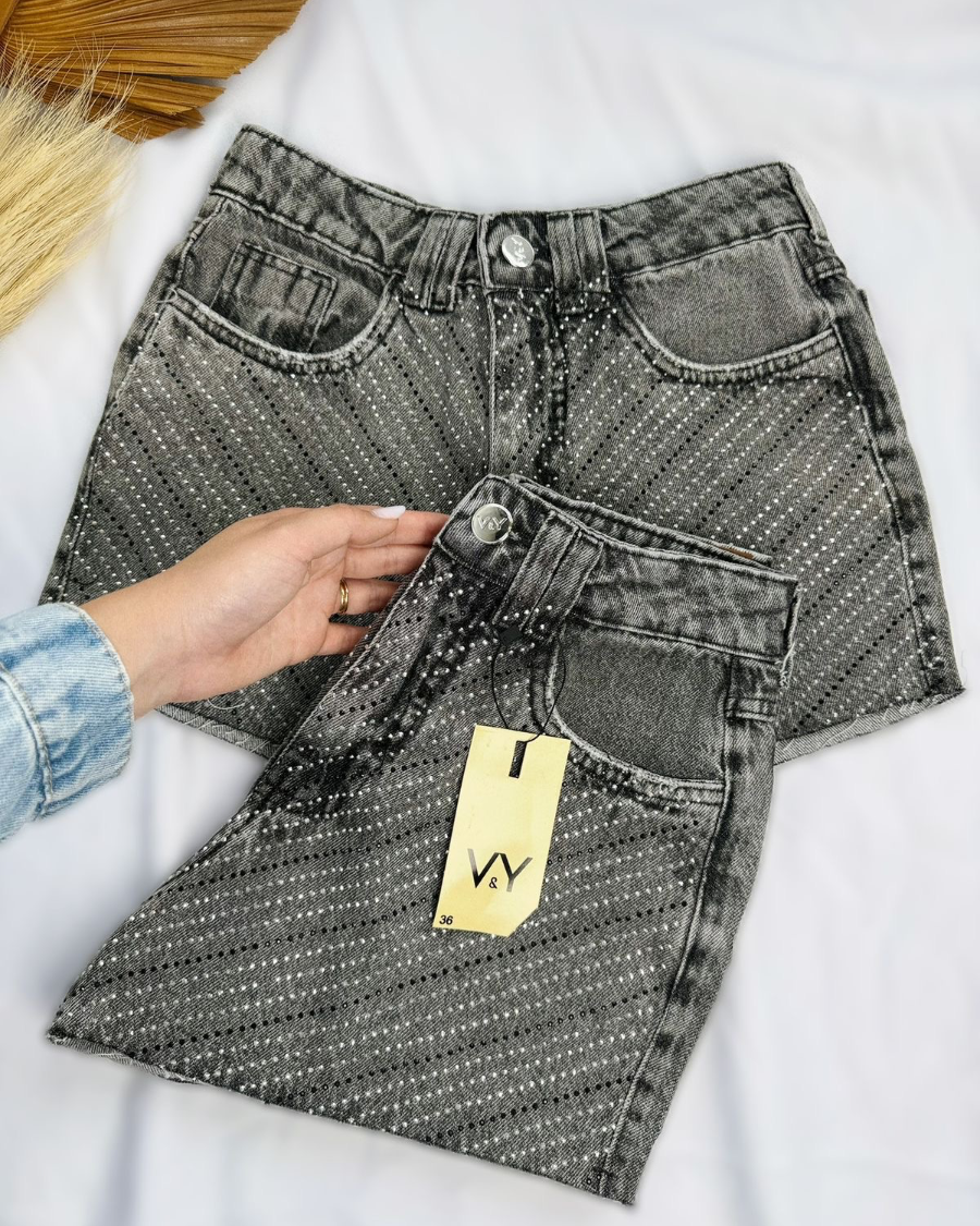 SHORT JEANS PEDRARIA LUXO